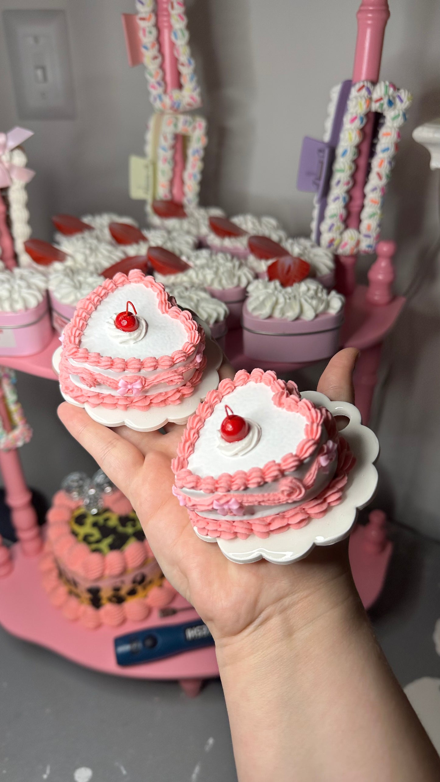 heart cake toppers